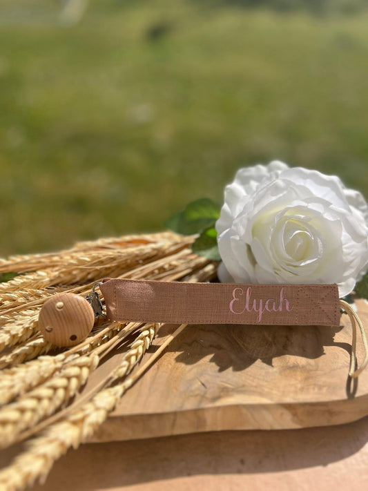 Attache tétine personnalisée – Pour ne plus perdre son petit trésor