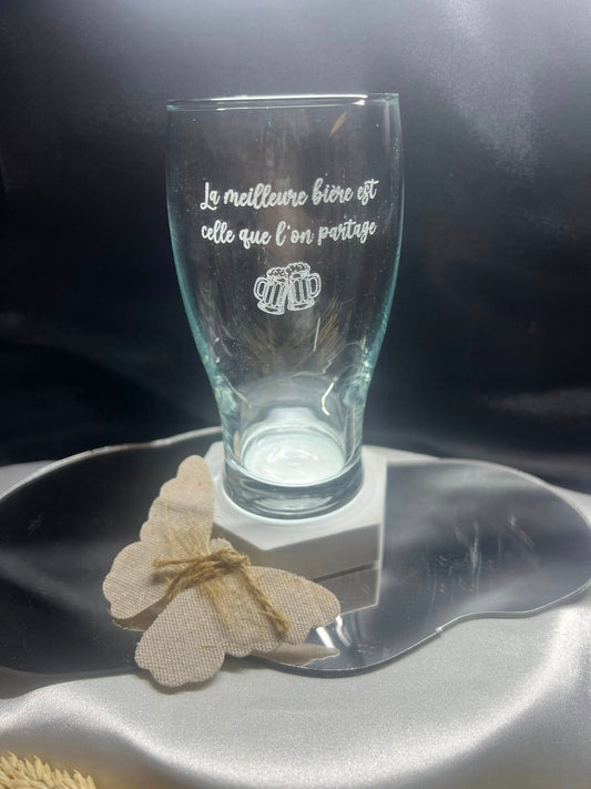 Verre à bière personnalisé – Convivialité et bonne humeur au rendez-vous