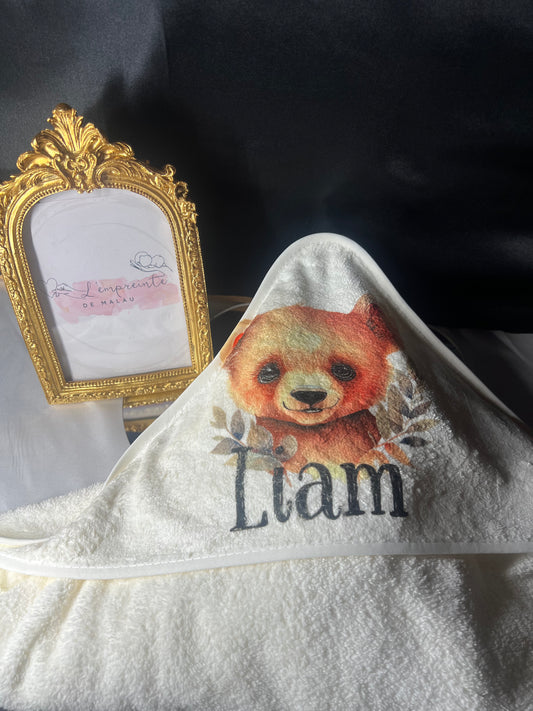 Cape de bain bébé personnalisée – Douceur et tendresse après le bain
